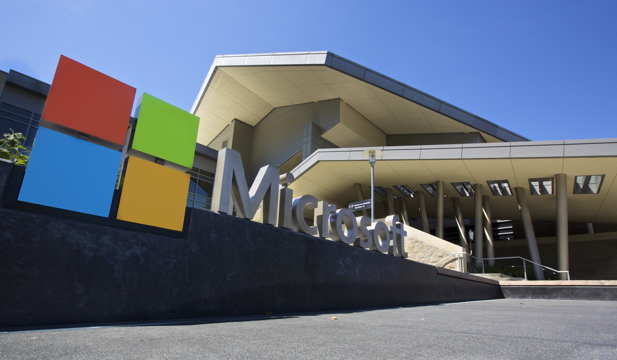 microsoft-logo-campus.jpg