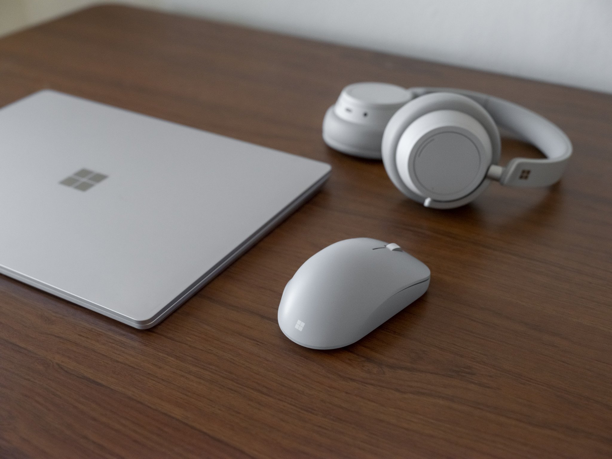 surface-bluetooth-ergonomic-mouse.jpg