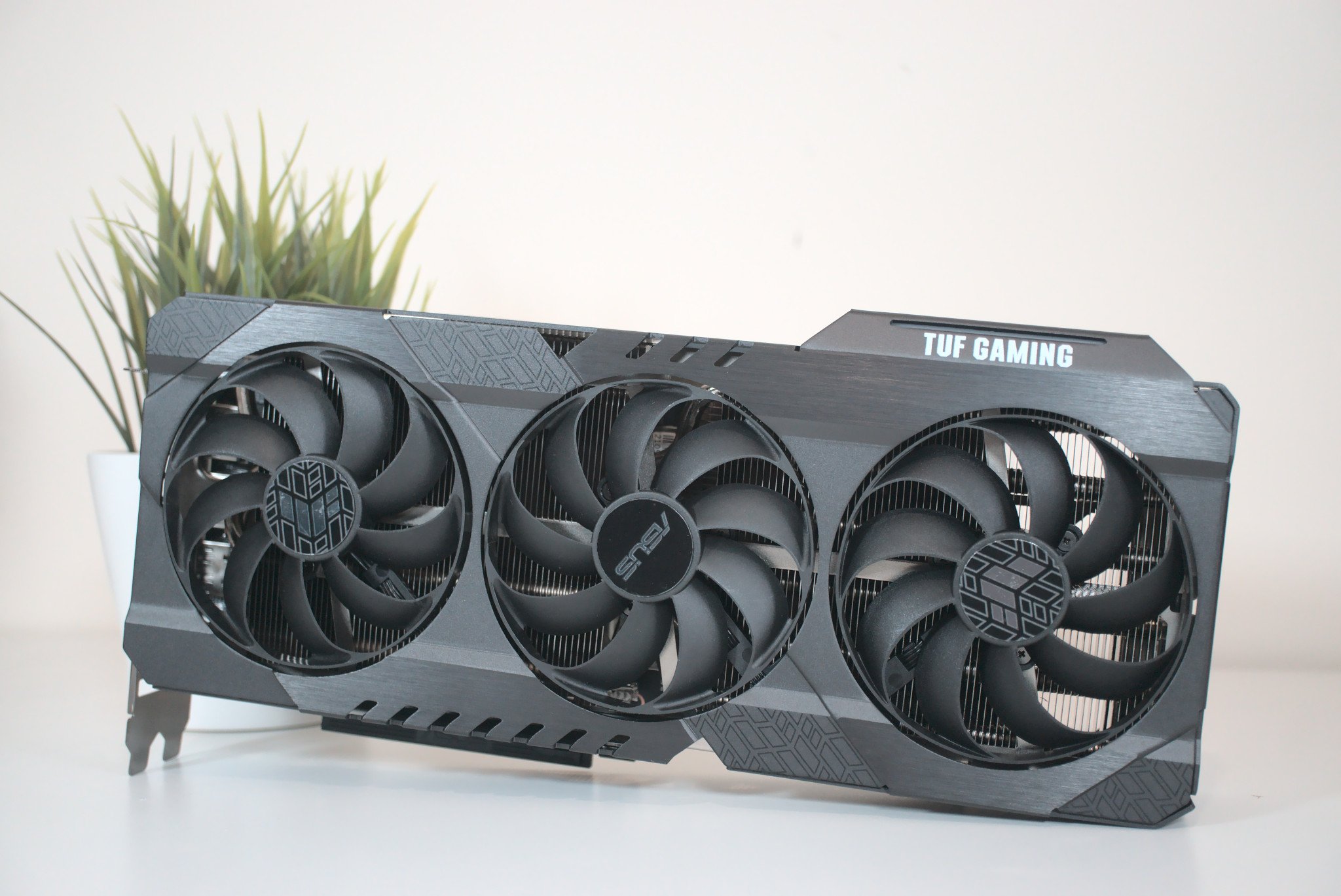 asus-tuf-gaming-nvidia-geforce-rtx-3070-ti-hero-4.jpg