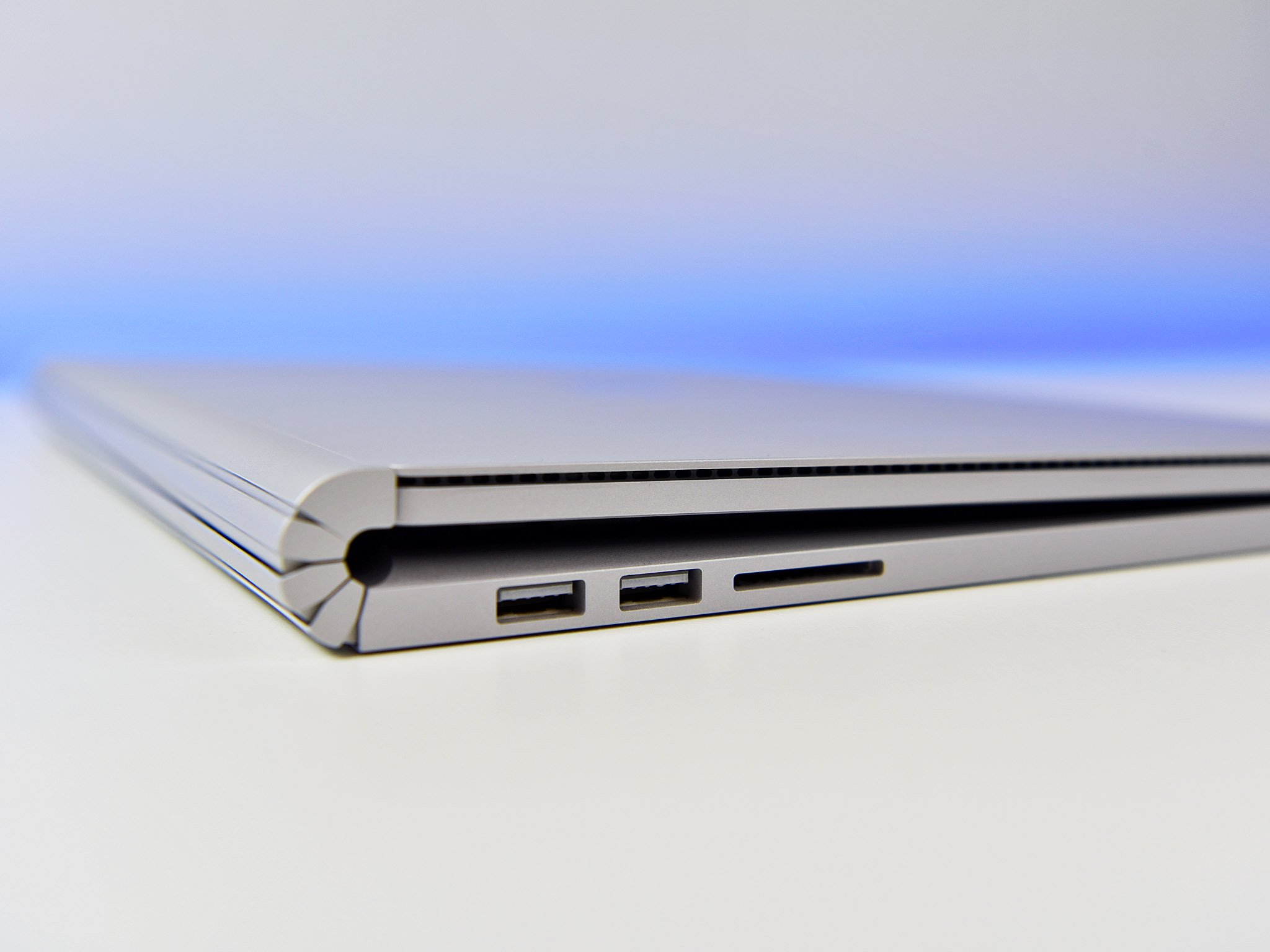 Surface-Book-2-13-USB-SD-ports_0.jpg
