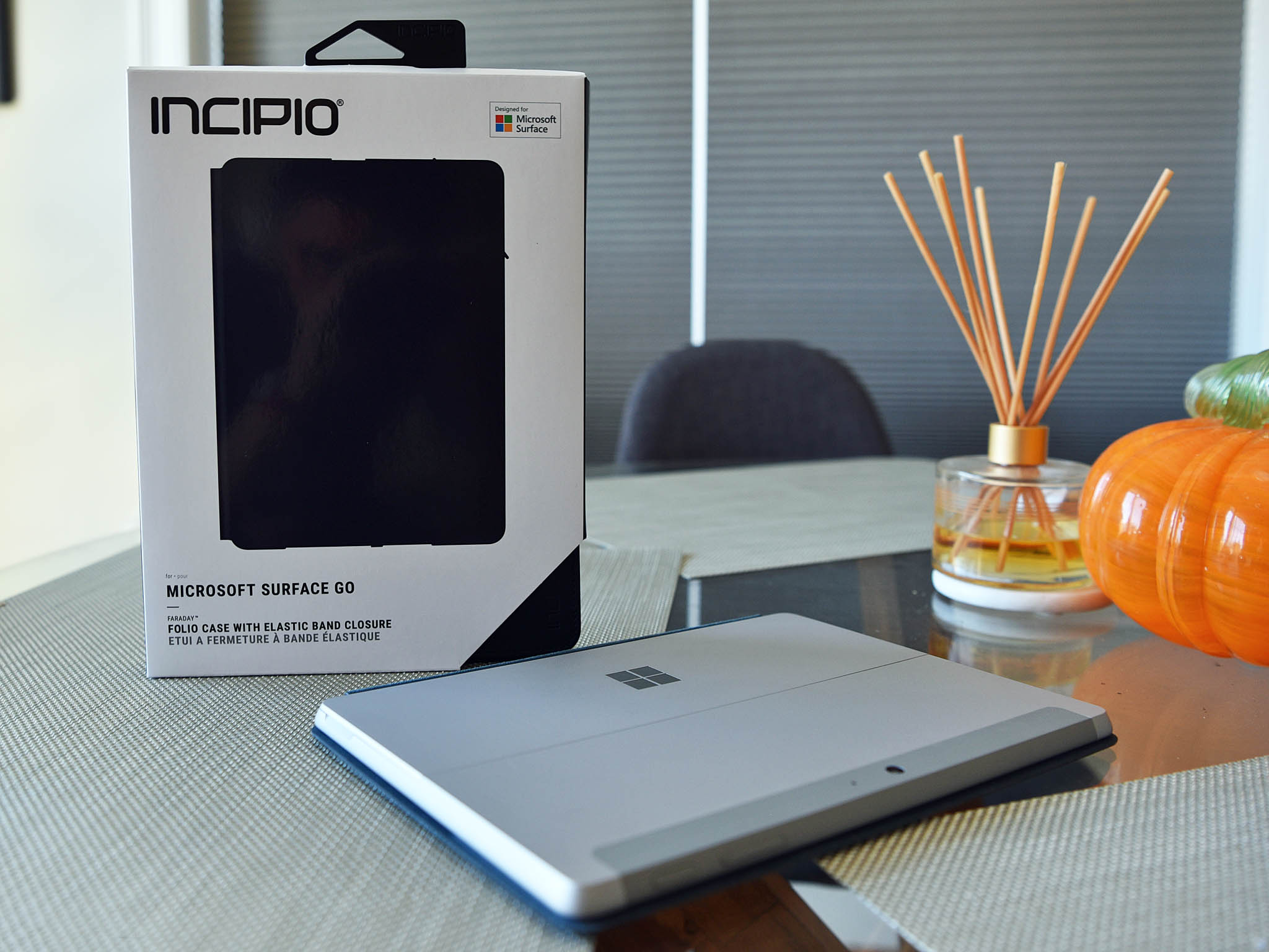 incipio-surface-go-folio-1.jpg