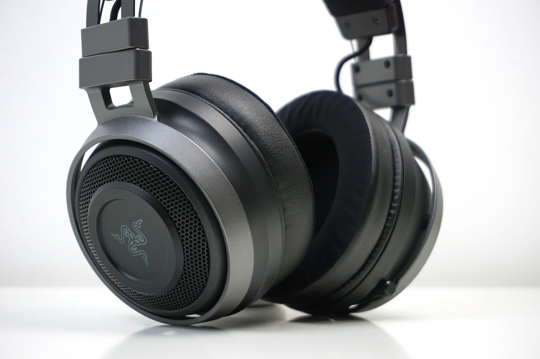 razer-nari-ultimate-headset-5.jpg