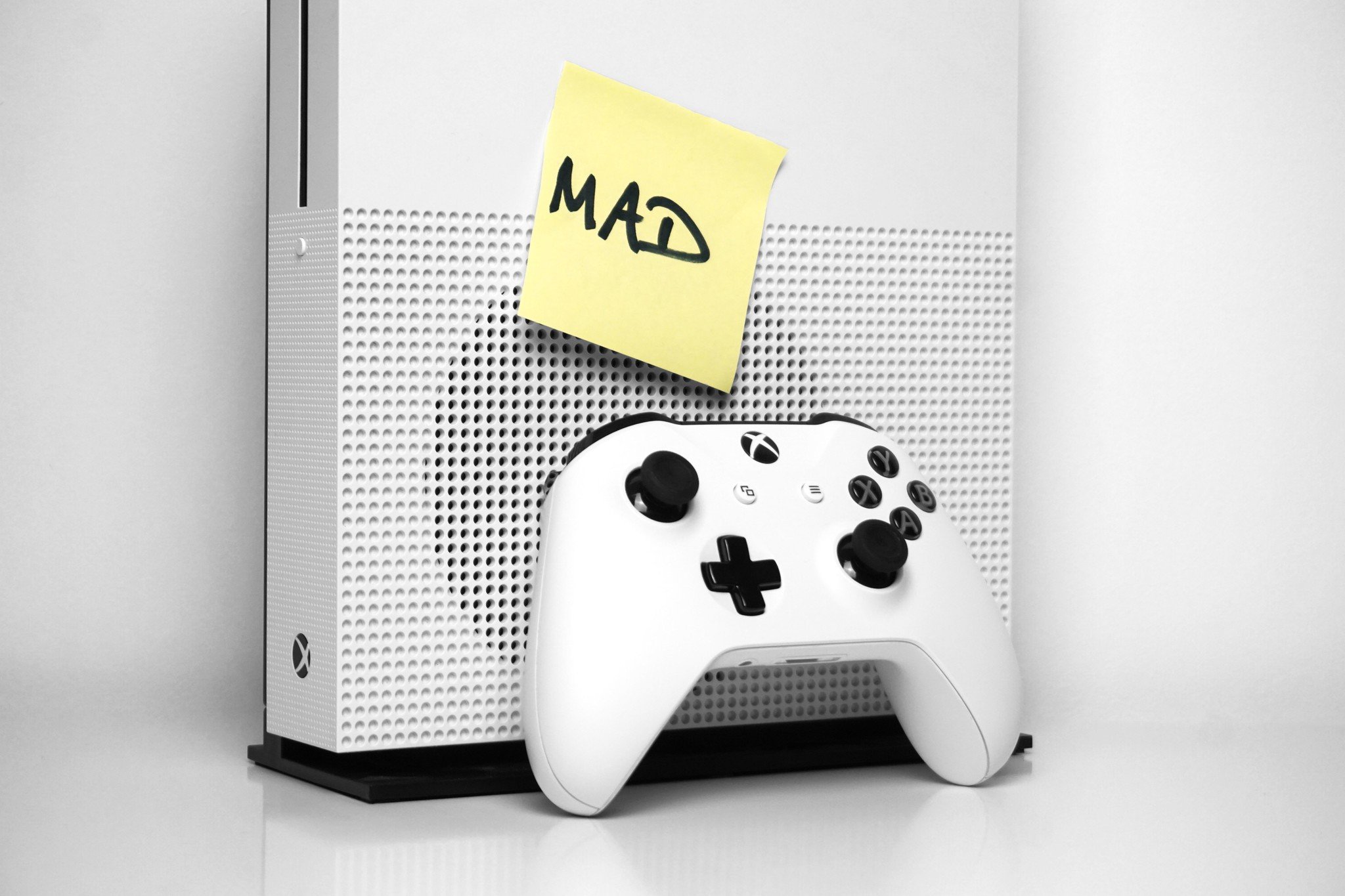 xbox-madbox-grey.jpg