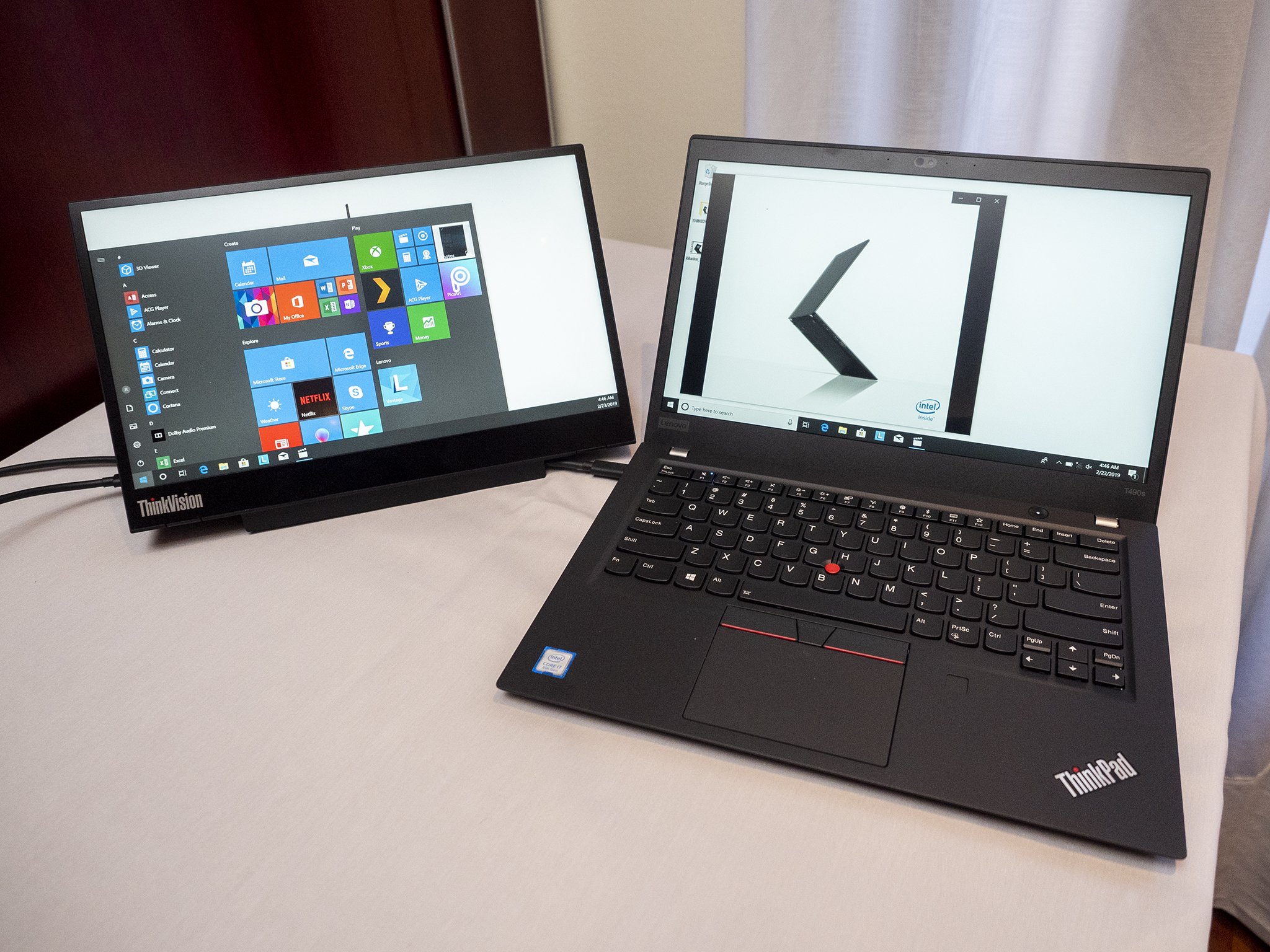 lenovo-thinkvision-m14-portable-monitor-laptop-hero-mwc-2019.jpg