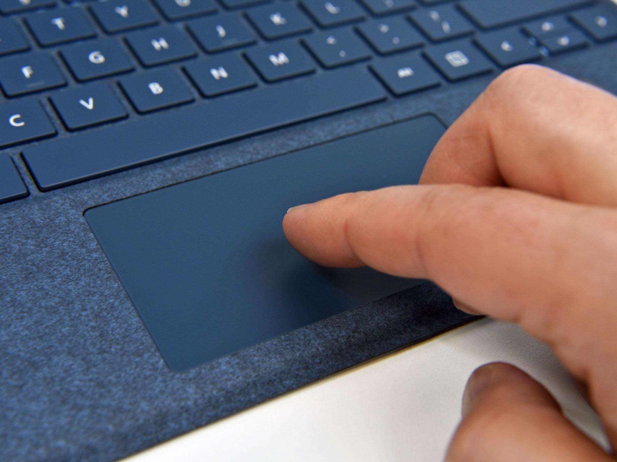 surface-pro-2017-trackpad.jpg