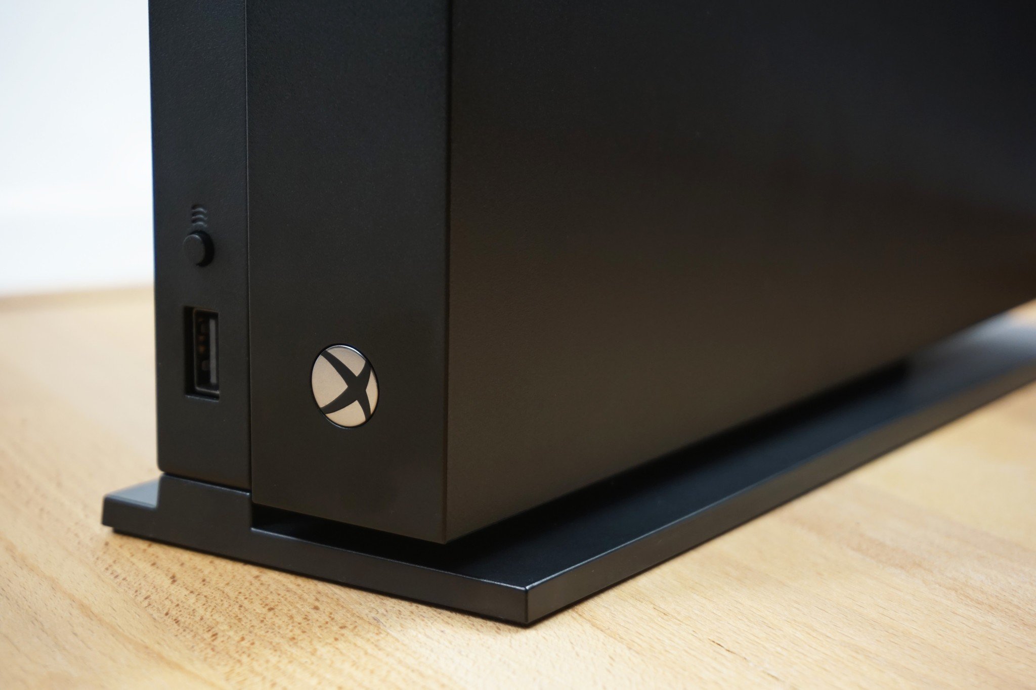 xbox-one-x-vertical-stand-3.jpg