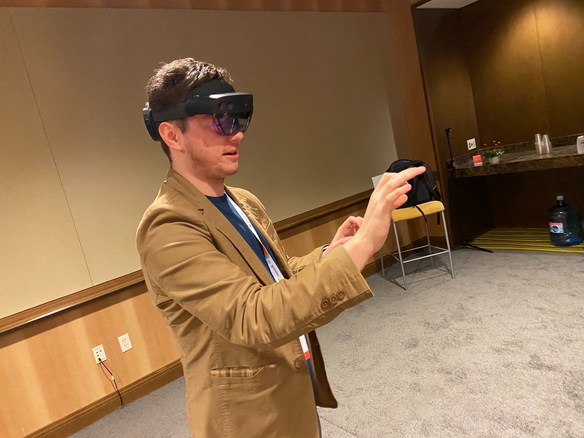 hololens-2-zac.jpg