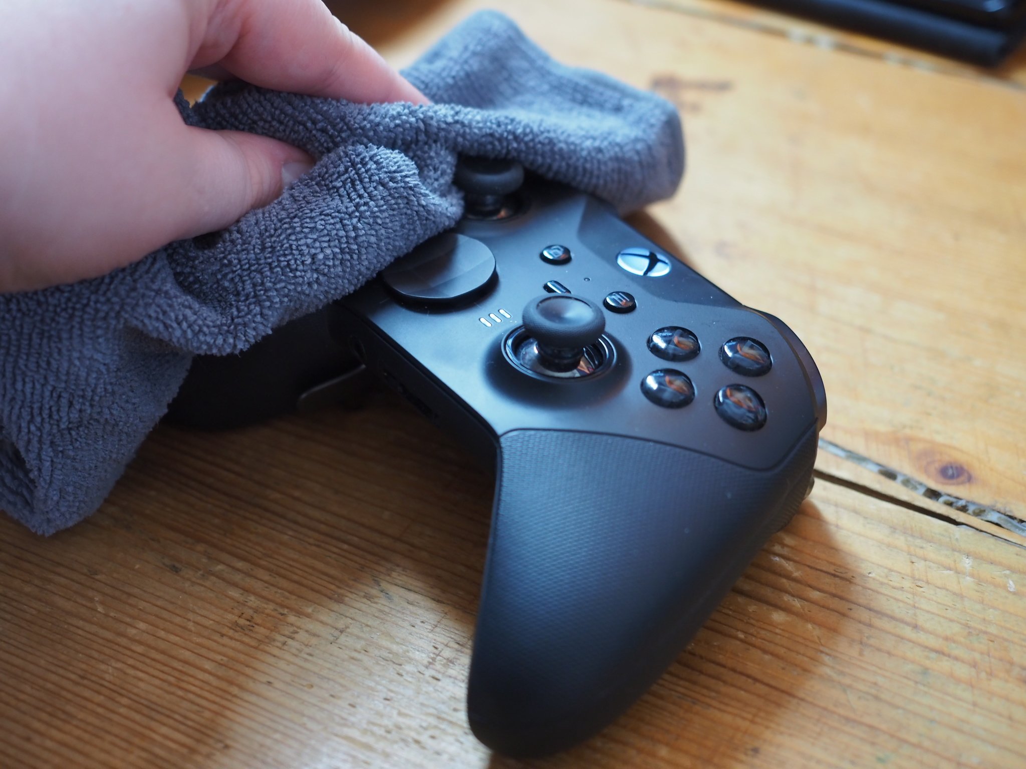 xbox-controller-cleaning.jpg