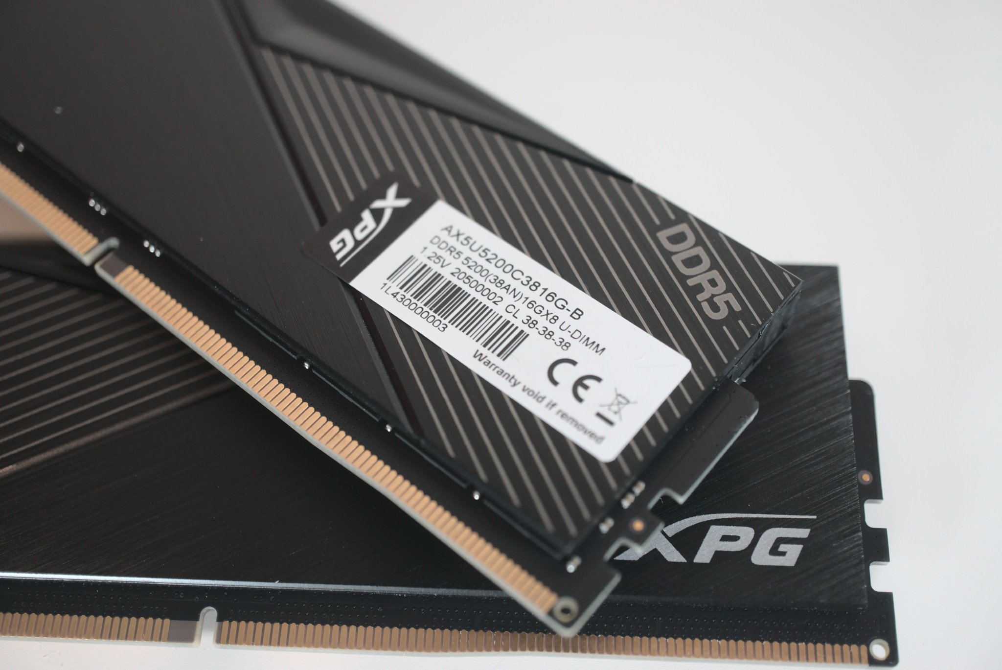 xpg-lancer-ddr5-5200-ram-label.jpg