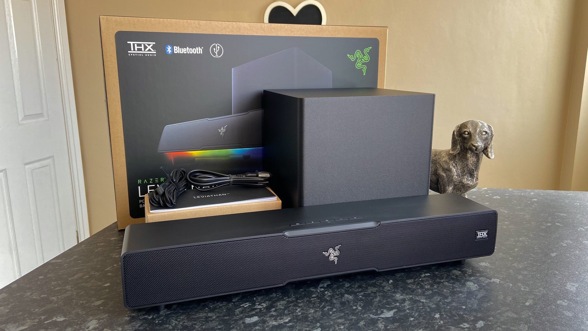 razer-leviathan-v2-unboxed.jpg