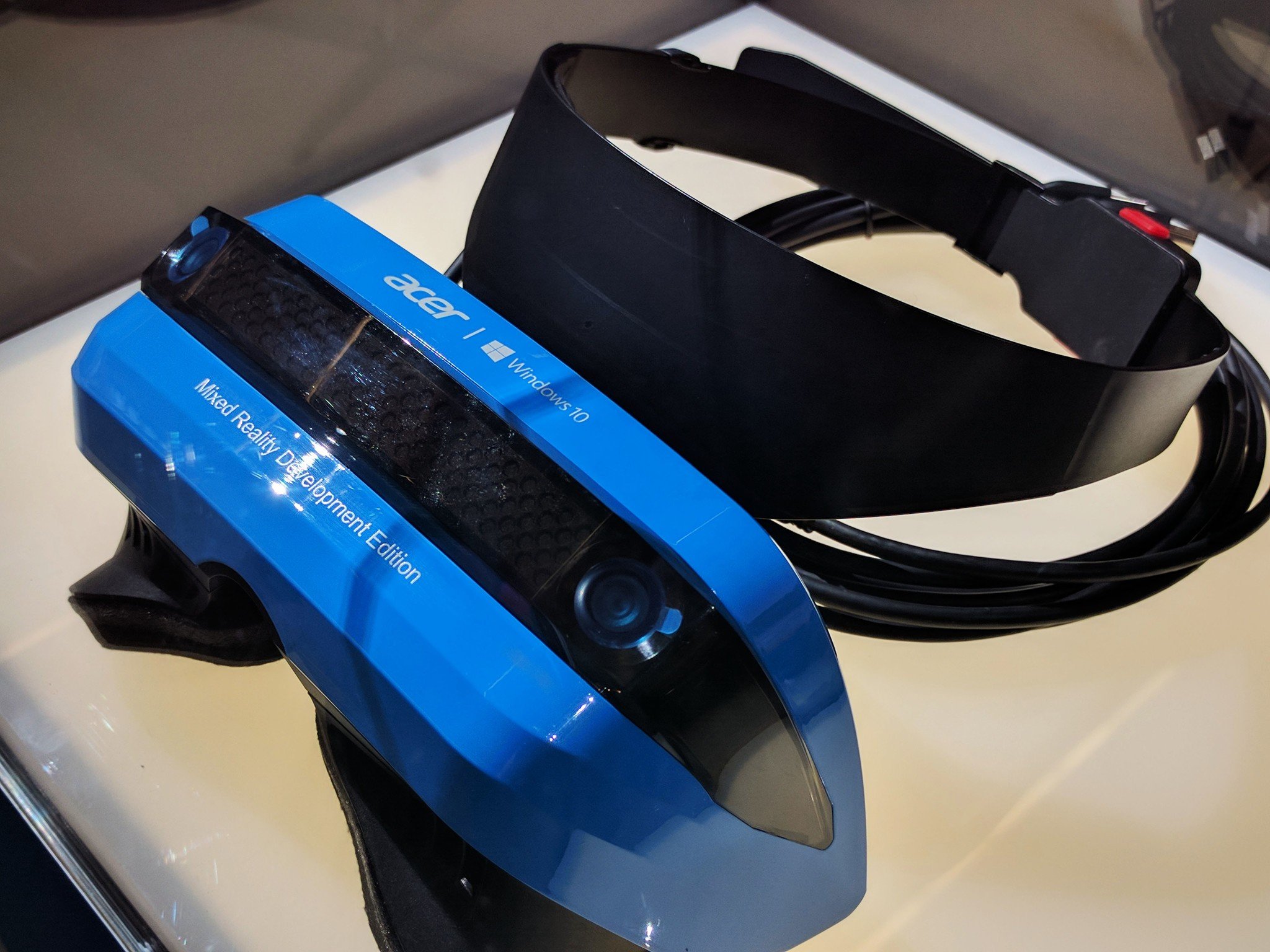 acer-mixed-reality-headset-gdc-top.jpg