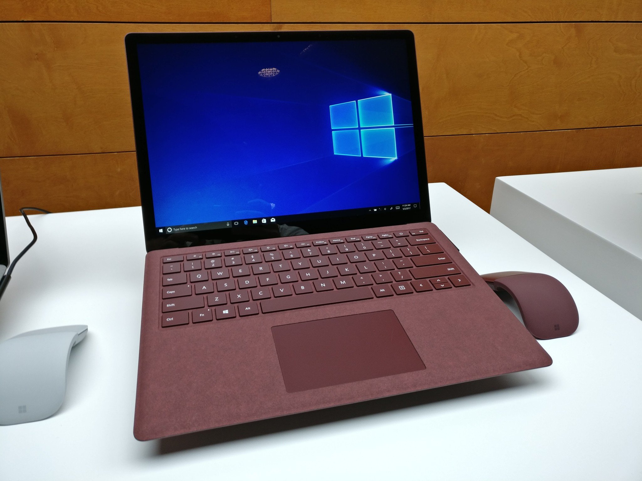microsoft-surface-laptop.jpg