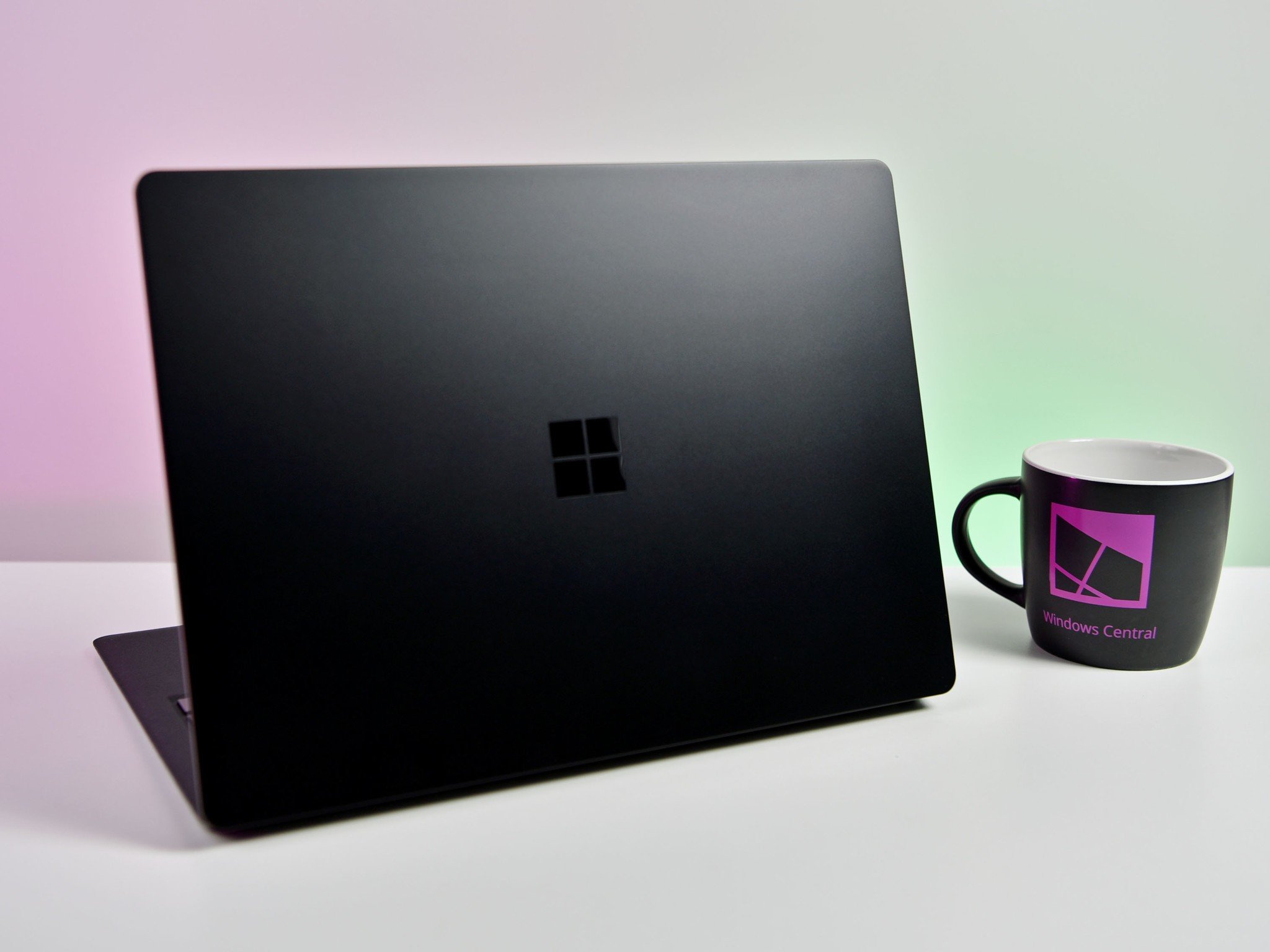 surface-laptop-2-black-lid.jpg