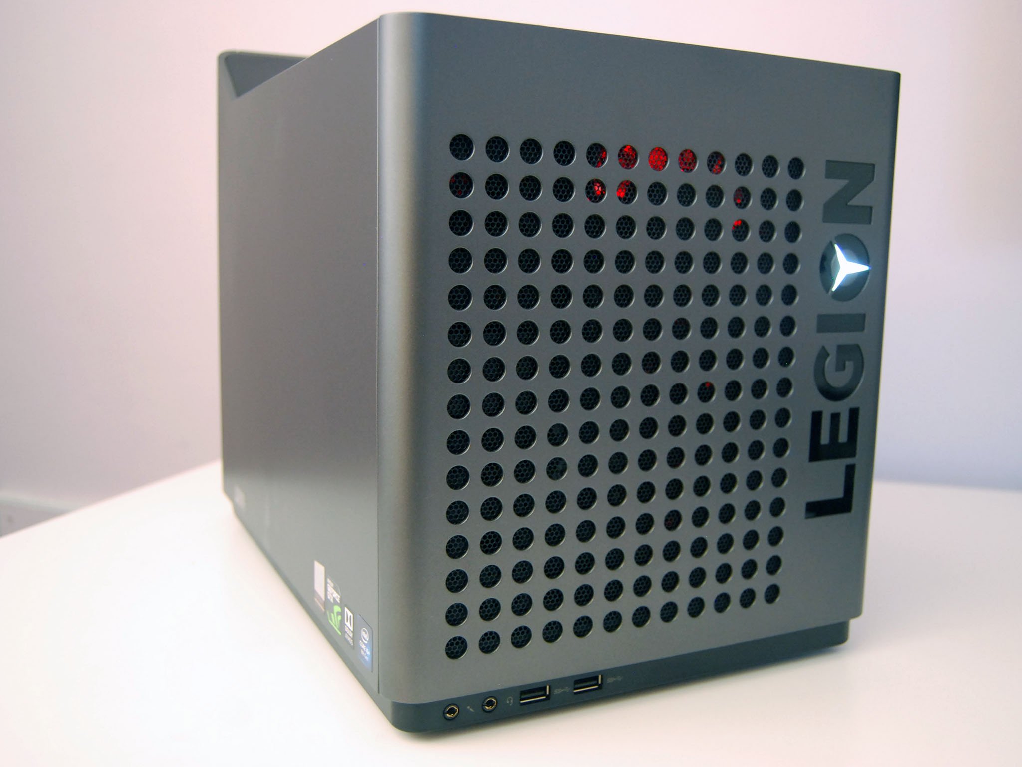 lenovo-legion-c530-cube-angle-01.jpg