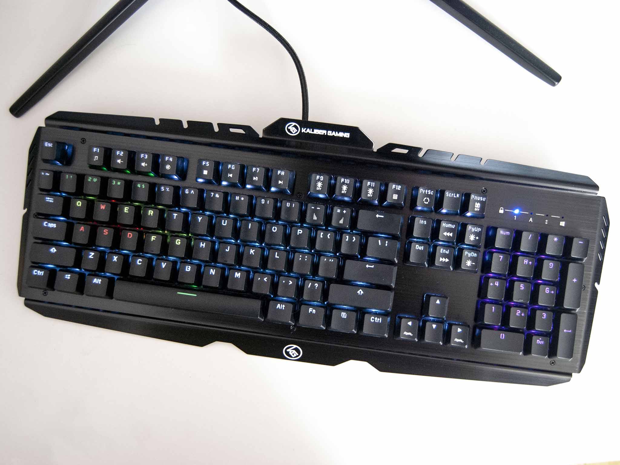 iogear-hver-pro-x-keyboard-hero-01.jpg