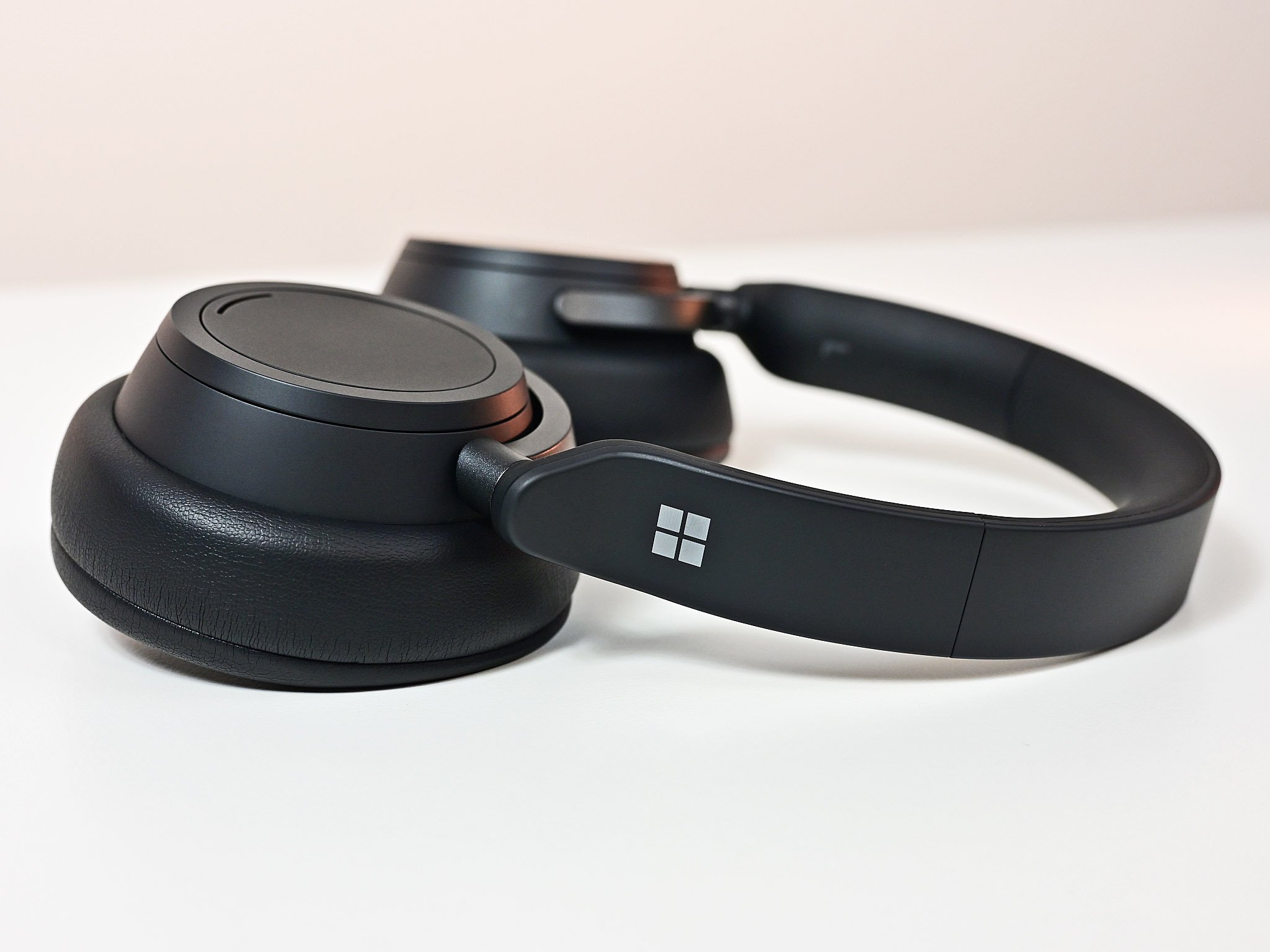 surface-headphones-2-black-3.jpg