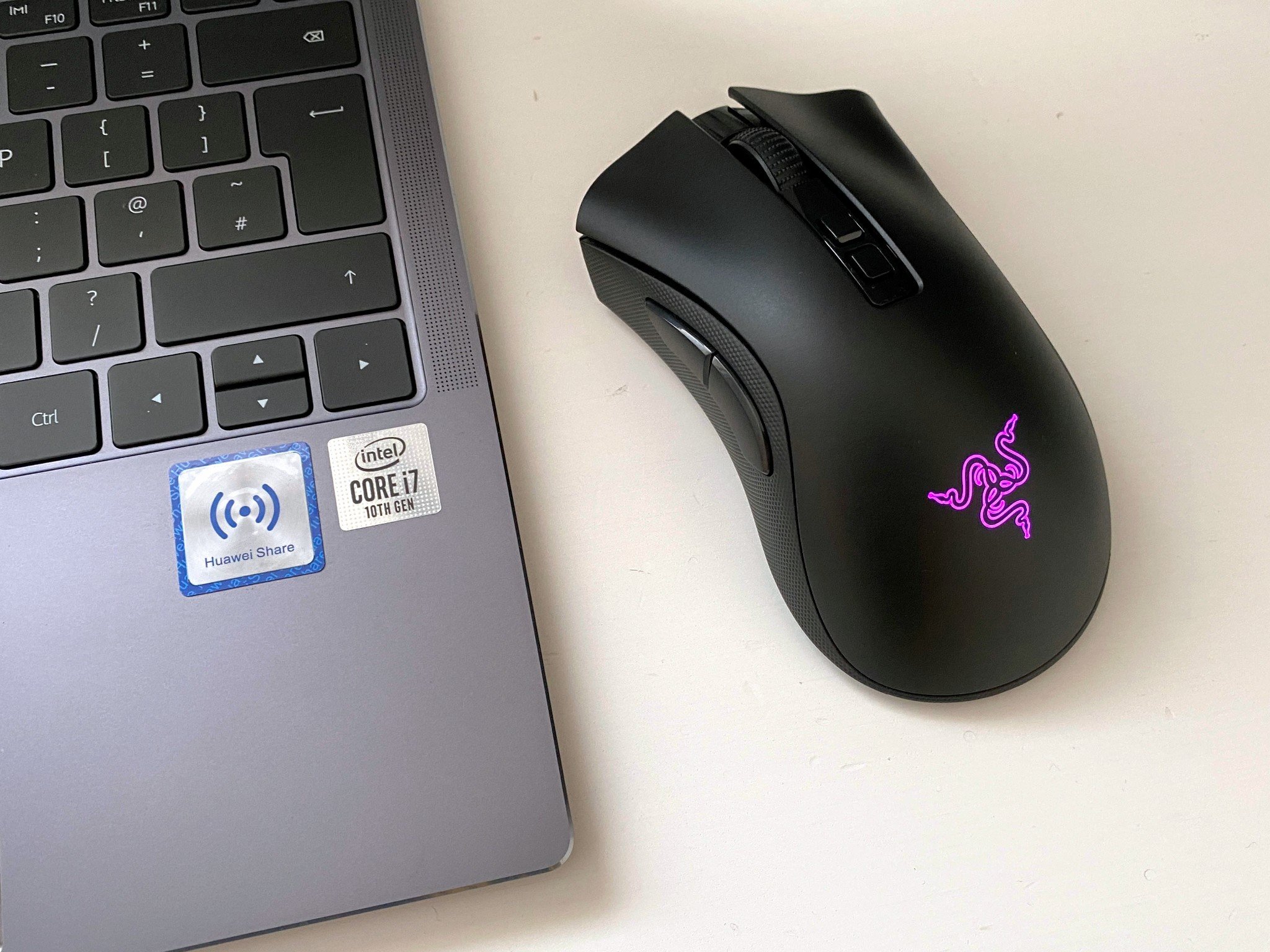 deathadder-v2-pro-1.jpg