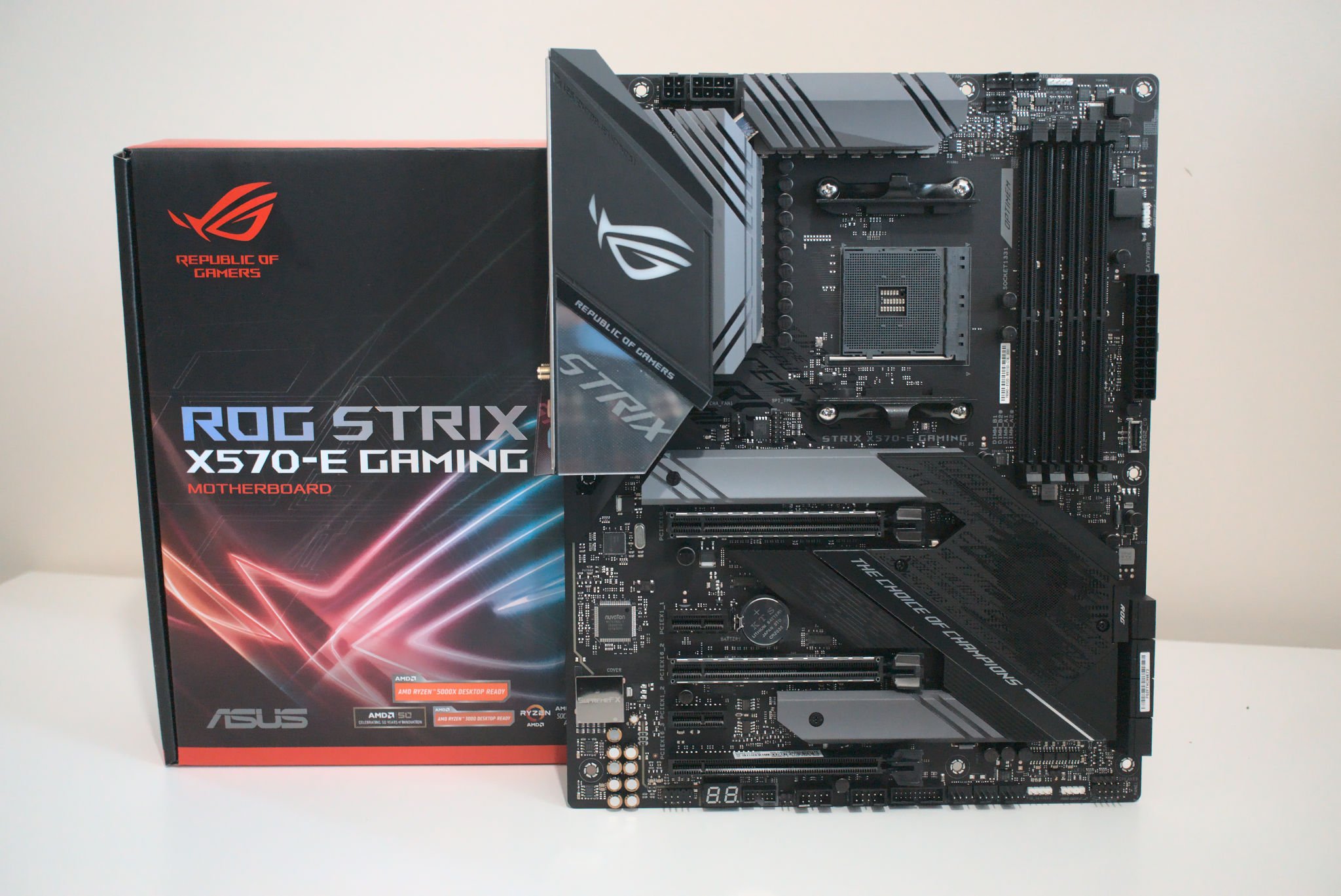 asus-rog-strix-x570-e-gaming-motherboard-hero.jpg