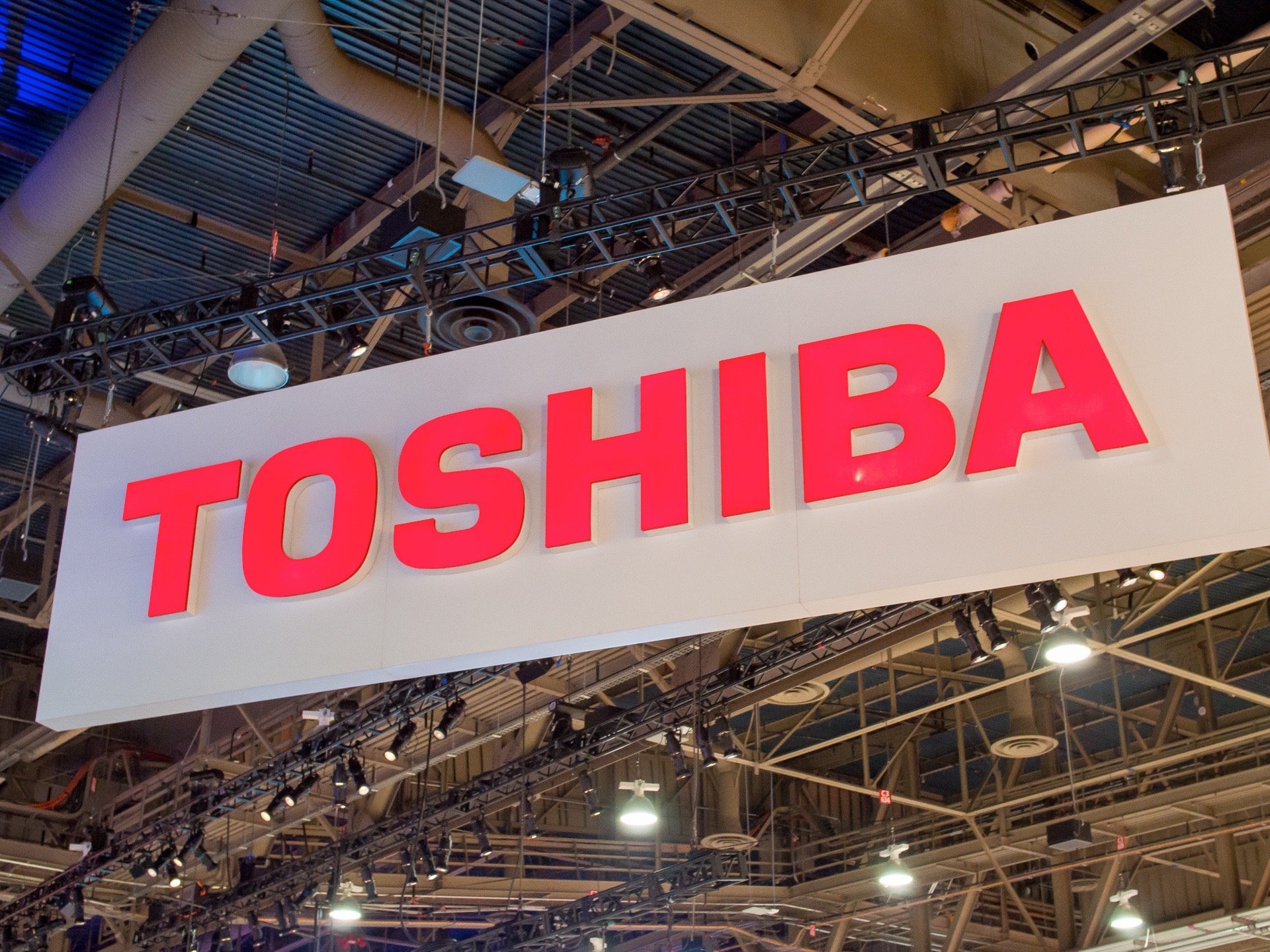 toshiba-ces-2015.jpg