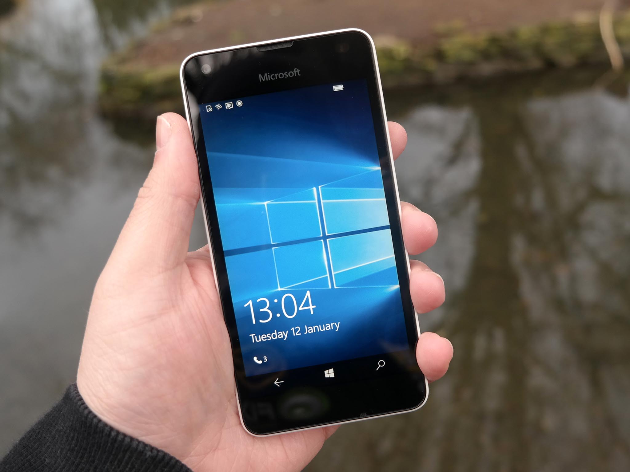 lumia-550-lockscreen.jpg