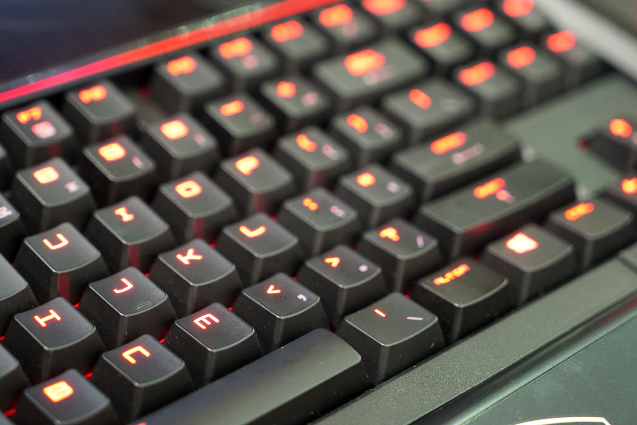 msi-gt83-keyboard.jpg