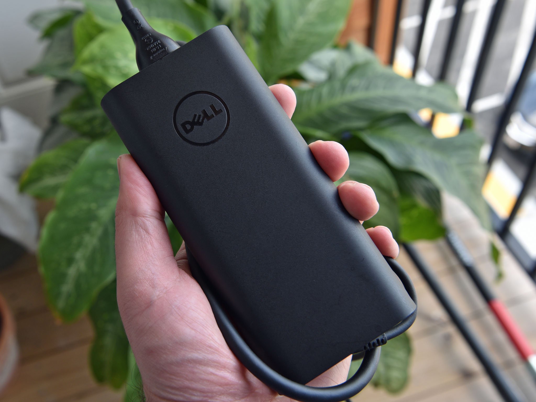 dell-xps-15-powerbrick1.jpg