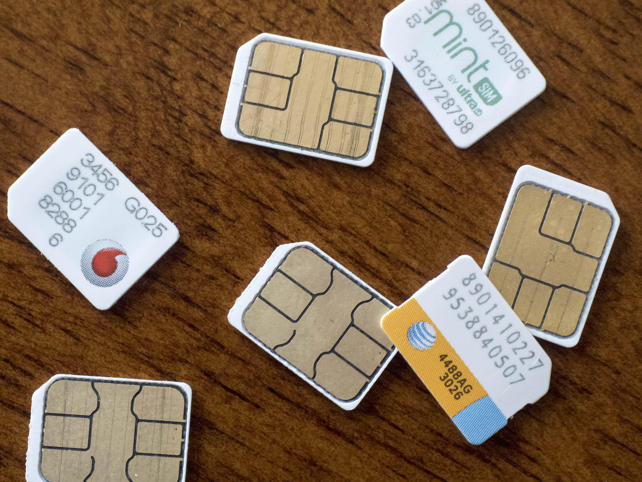 sim-cards-pile-hero-3.jpg