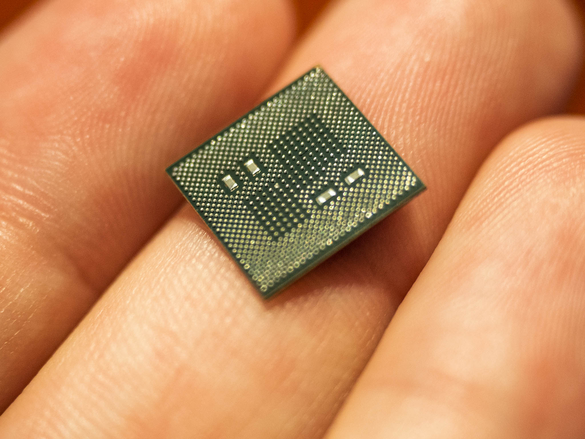 qualcomm-snapdragon-850-processor-pins-hero.jpg