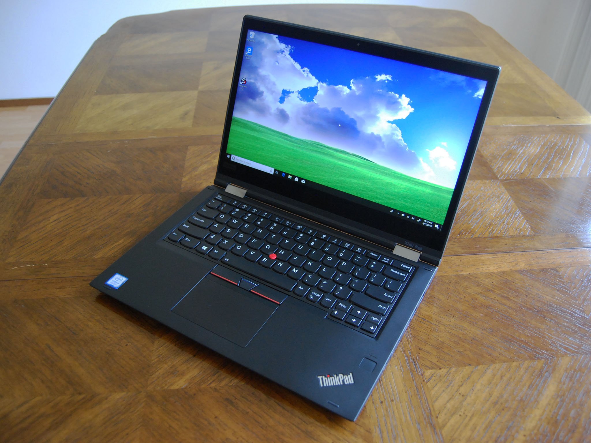 lenovo-thinkpad-x380-yoga-hero-01.jpg