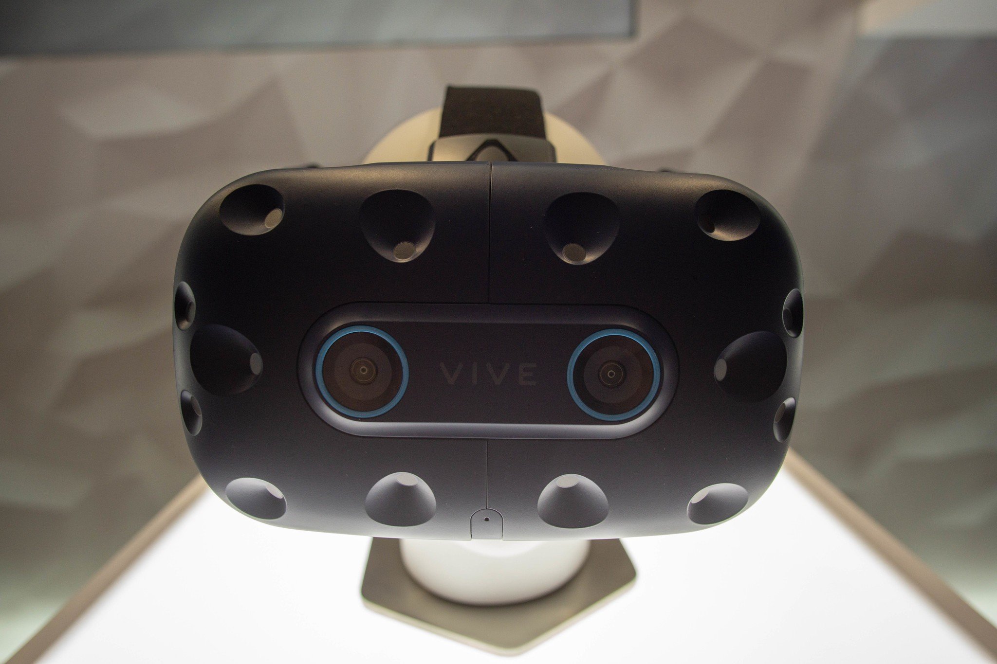 htc-vive-pro-eye-face.jpg