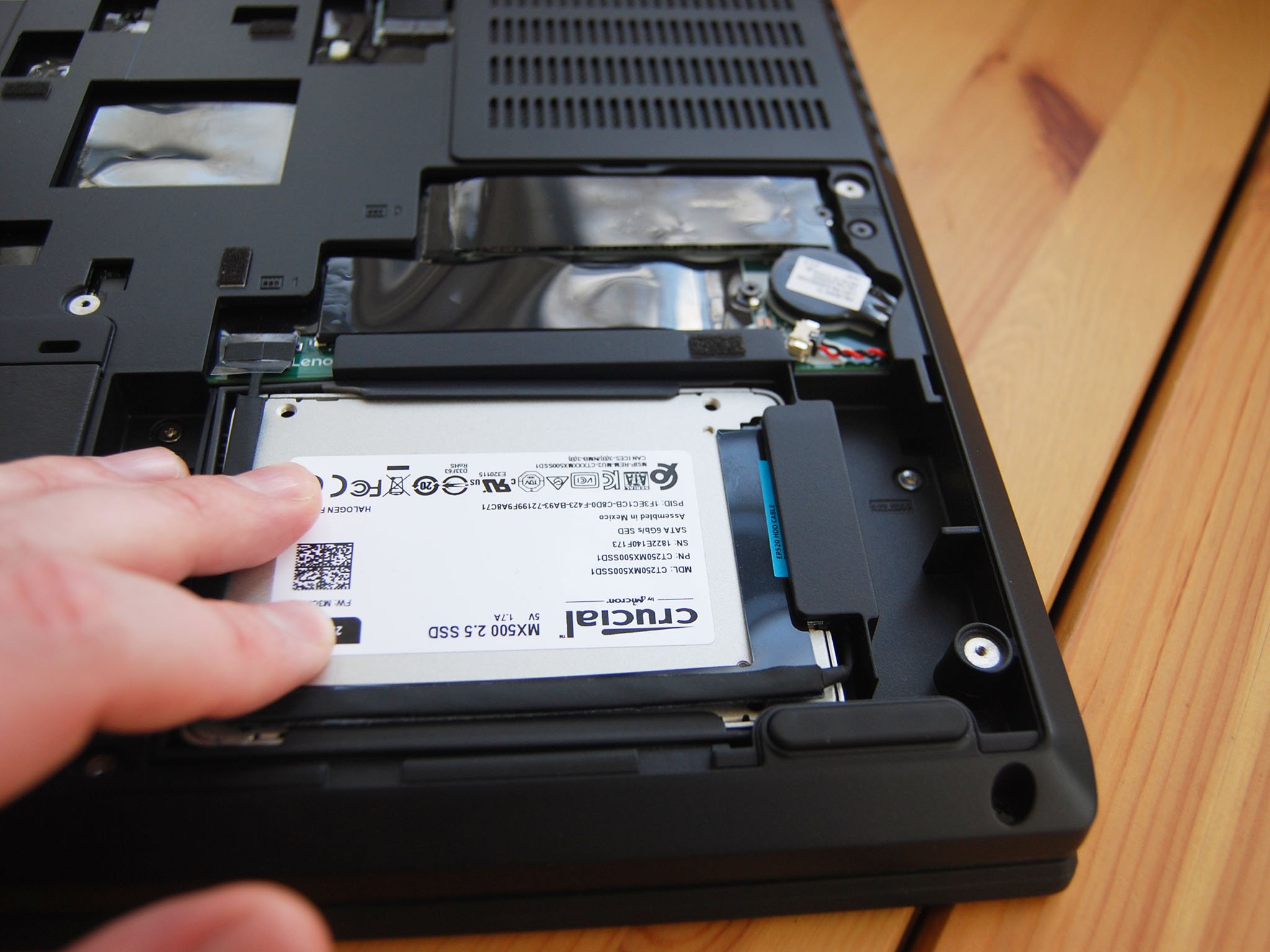 lenovo-thinkpad-p52-hdd-upgrade-08.jpg