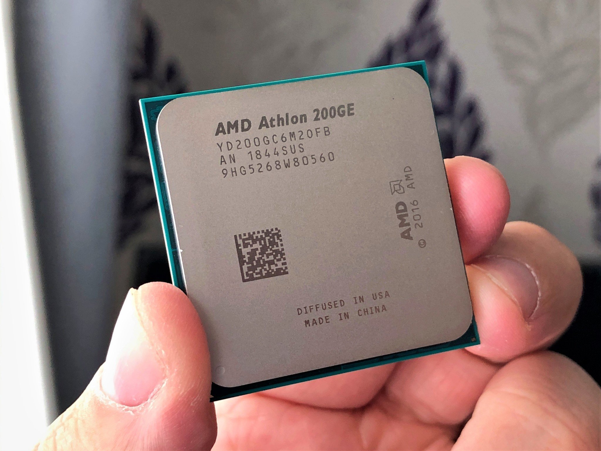 athlon-200ge-chip.jpeg