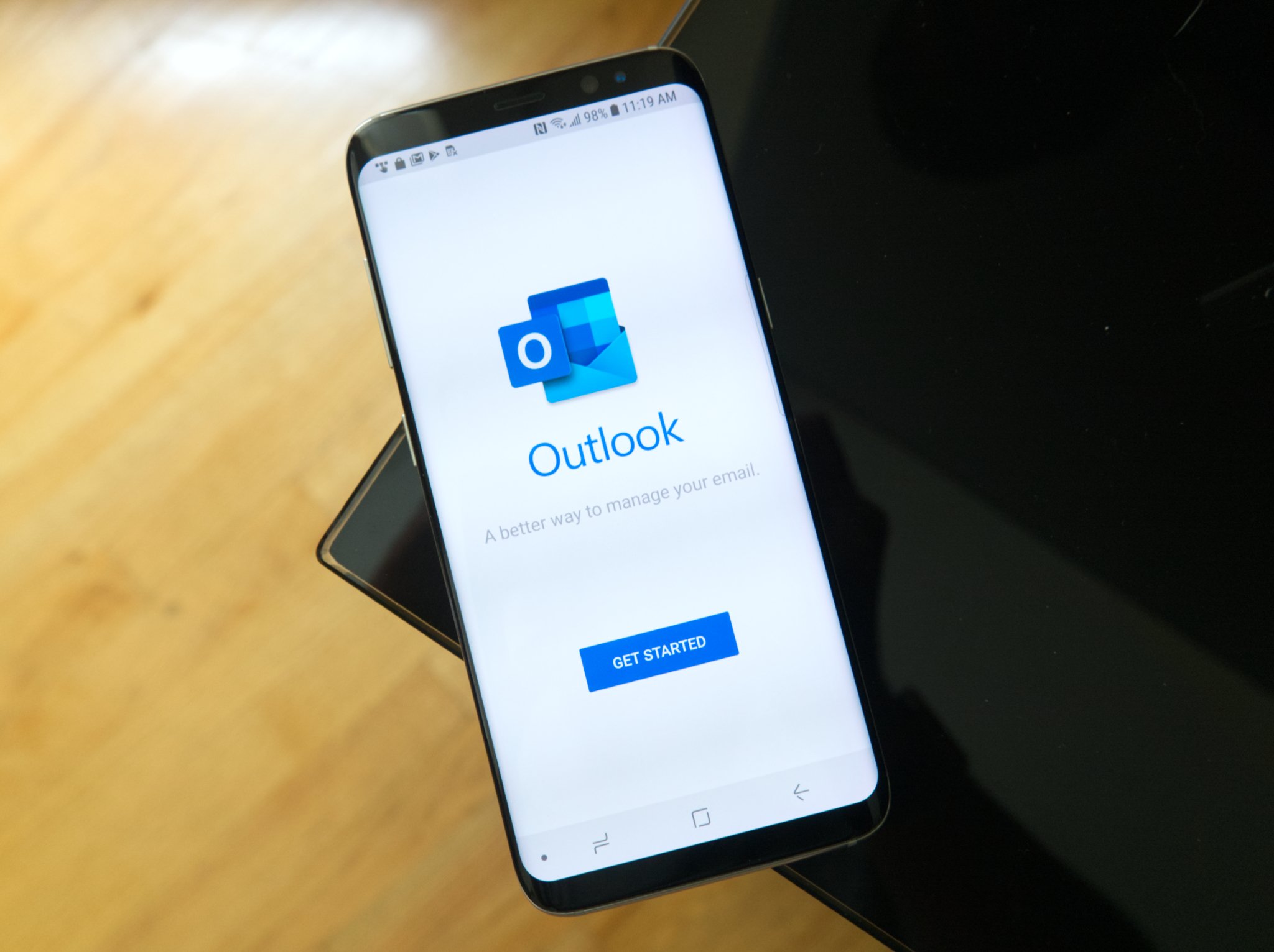 office-outlook-splash-android-2019-2.jpg