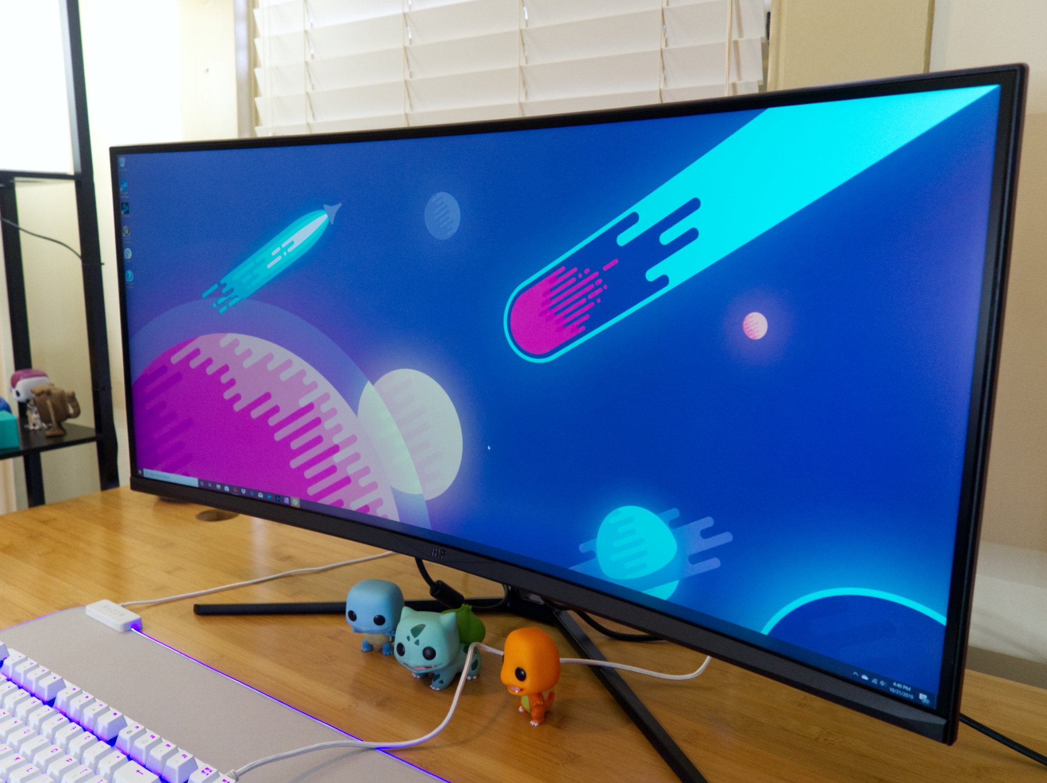 monoprice-35-curved-gaming-monitor-right.jpg