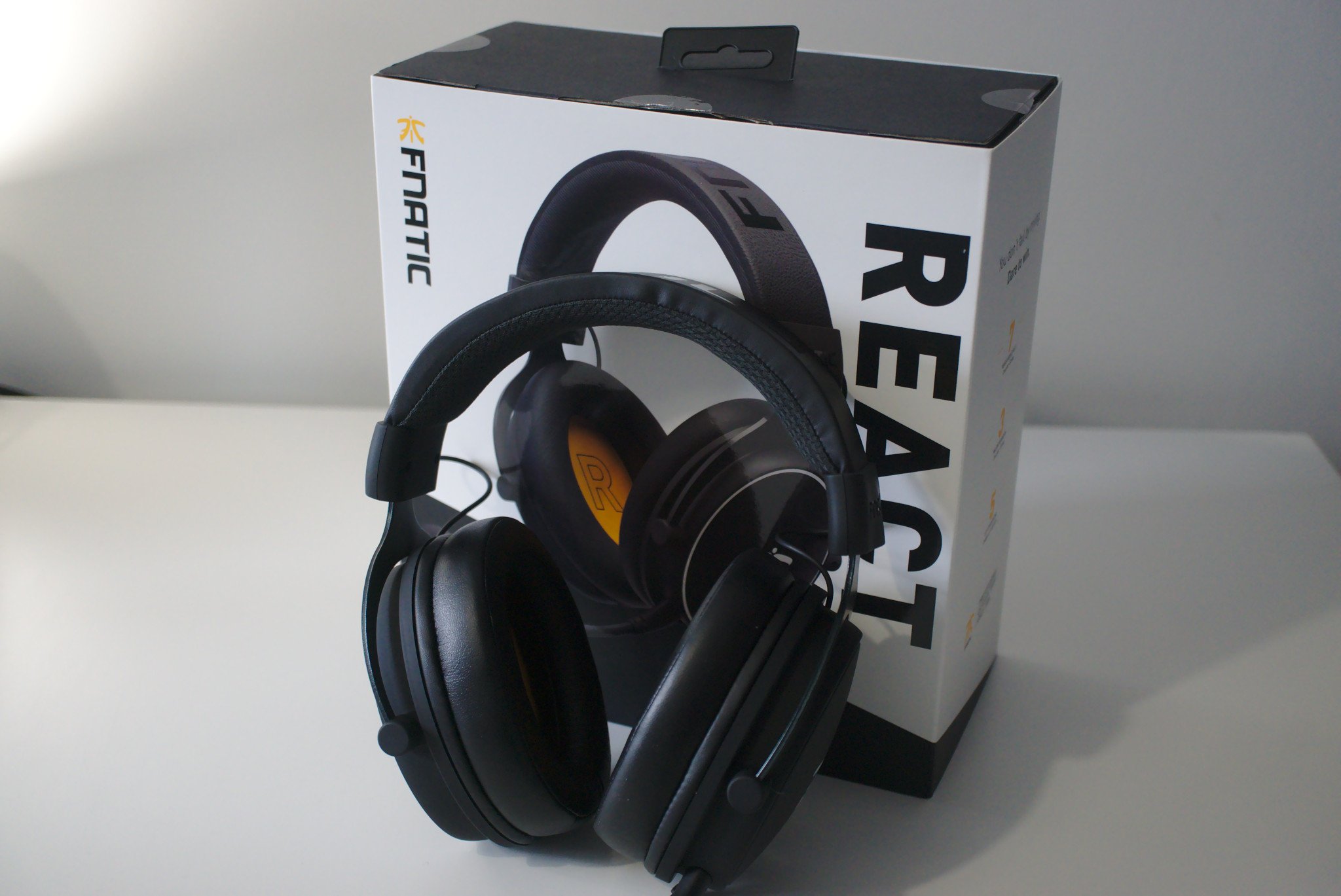 fnatic-react-headset-box.jpg