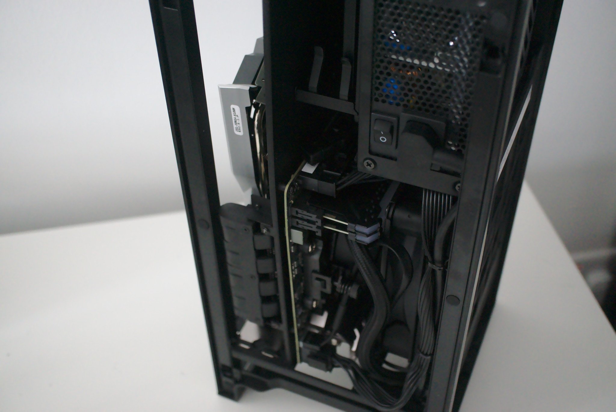 nzxt-h1-case-top-side-install.jpg