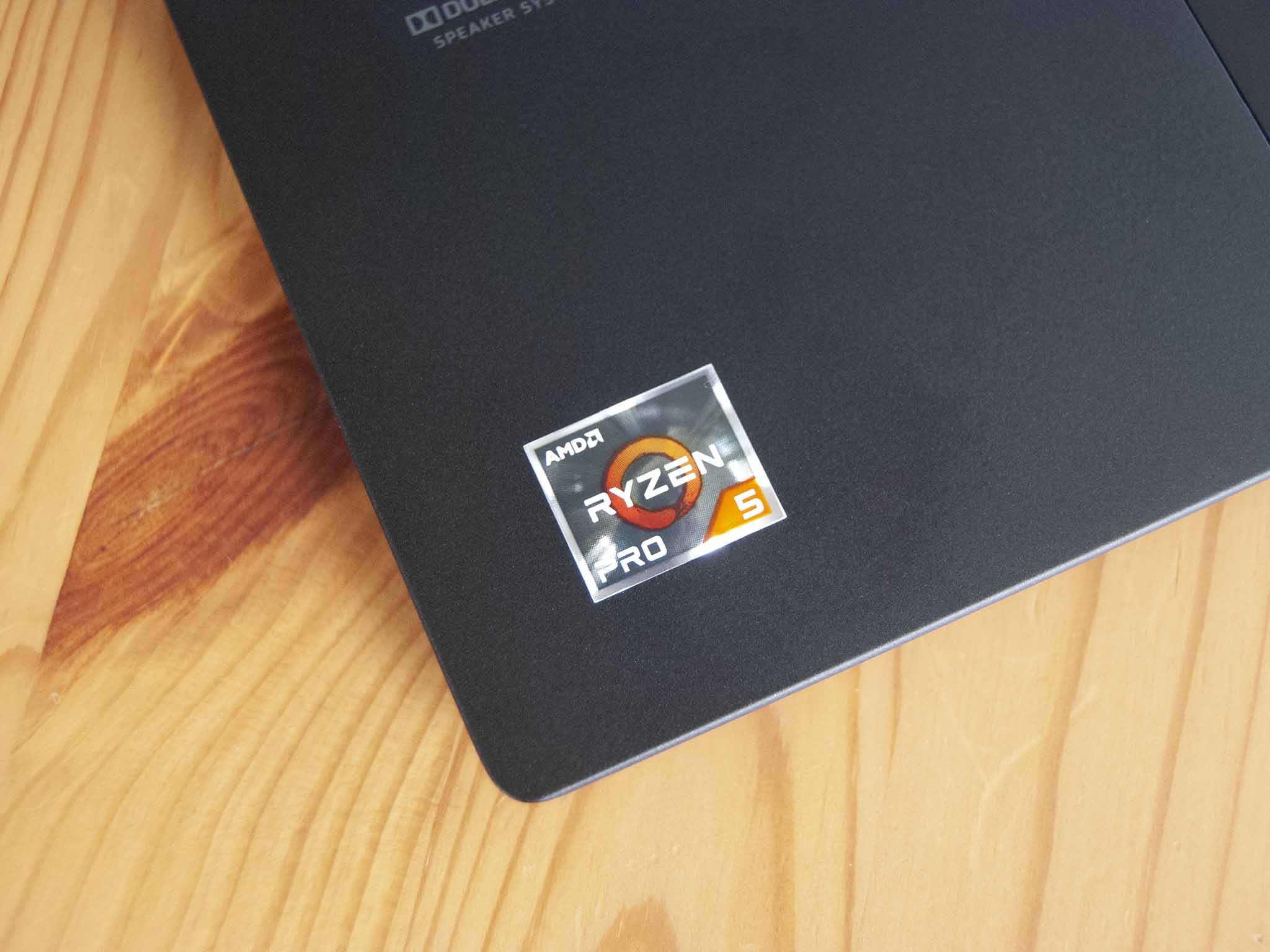 lenovo-thinkpad-x13-amd-badge-01.jpg