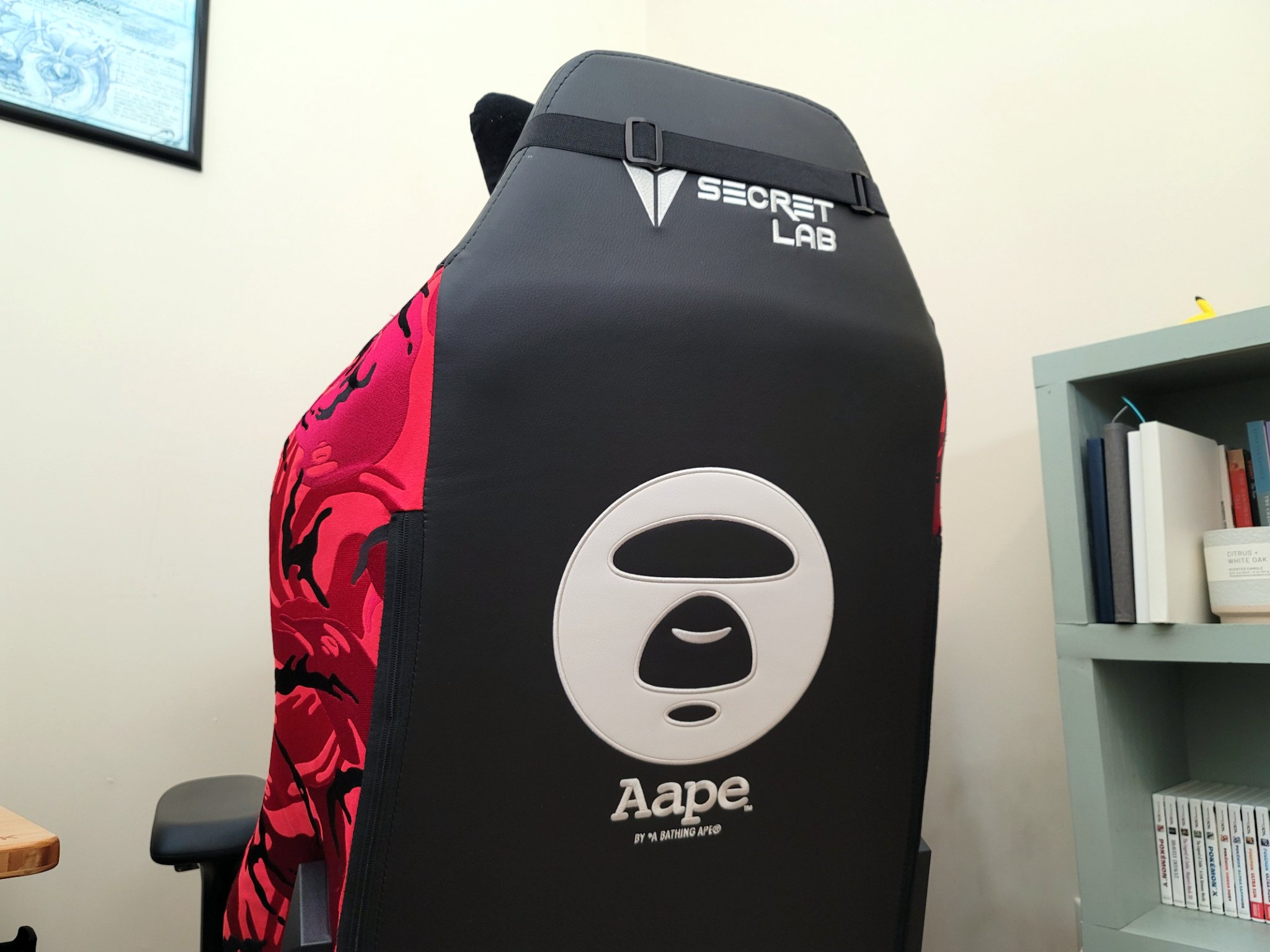 secretlab-aape-red-gaming-chair-back-logos.jpg