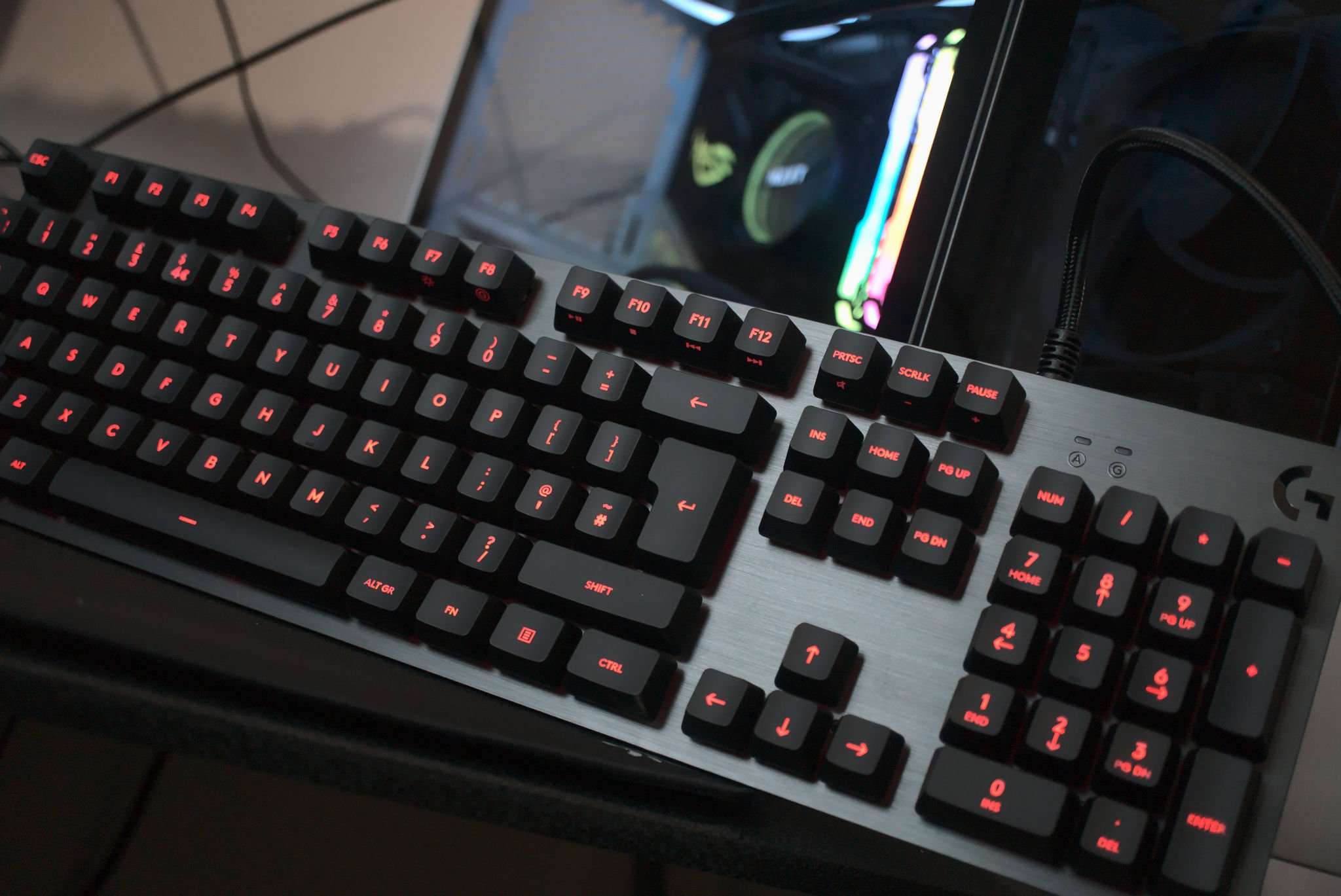 logitech-g413-carbon-keyboard-hero.jpg