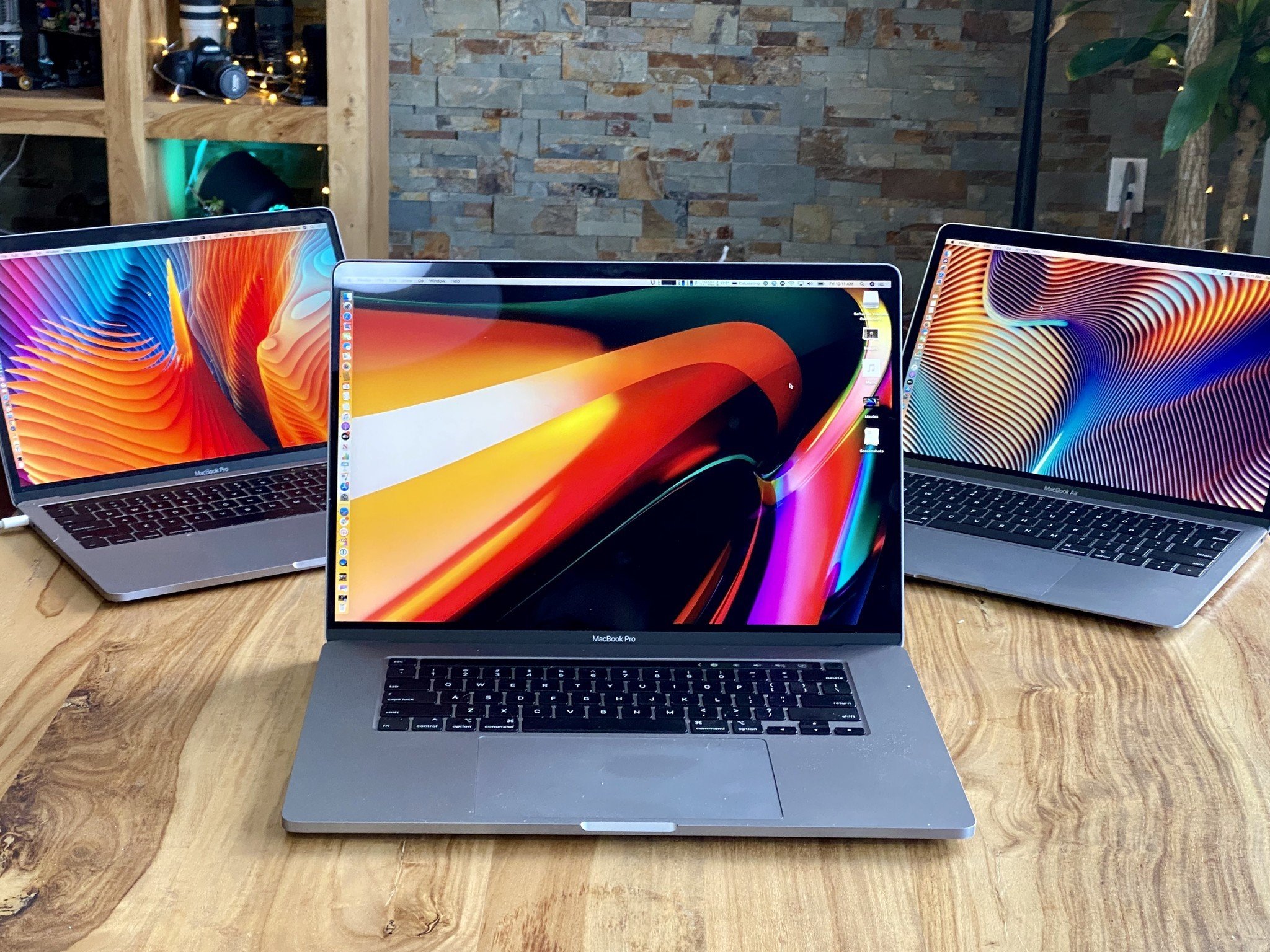 16-macbook-pro-vs-13-inch-vs-air-hero.jpg